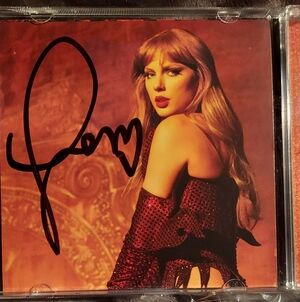Taylor Swift The Life Of A Showgirl Sign Cd Photo 3